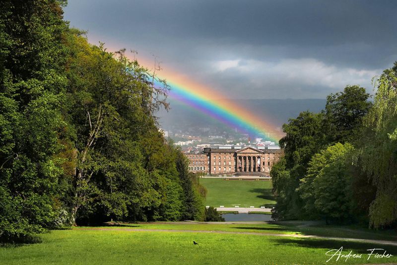 Regenbogen über dem Schloß Wilhelmshöhe und dem Fontänenteich  Bergpark_MA28176